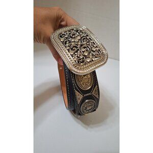 Woman's Belt Deer Genuine Leather 1.5" Silver Buckle Sz 36 Small Concho Vaquero